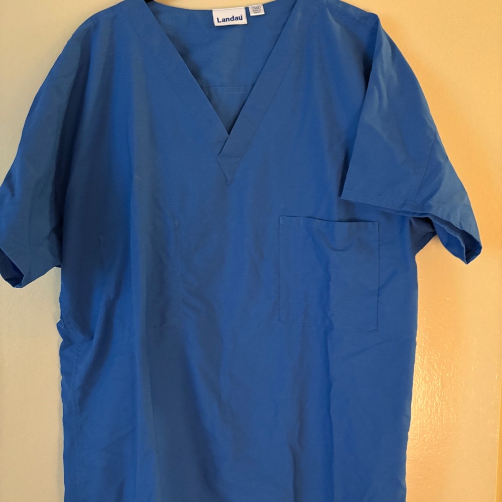 Landau Essentials Unisex Reversible 1-Pocket V-Neck Scrub Top